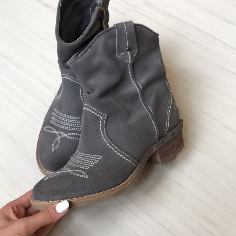 Sundance grey suede boot Size 38 - Picture 2 of 8